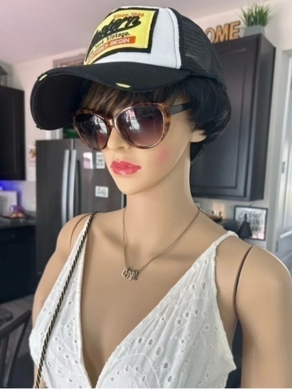 🌸 Betsey Johnson tortoise frame sunglasses sunshades